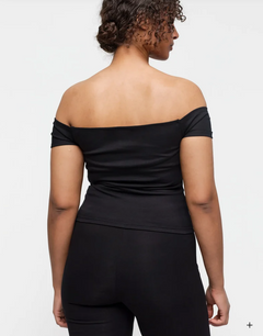 CORE OFF SHOULDER TOP 