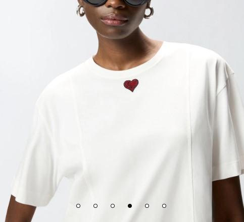 T-SHIRT CON RICAMO A CUORE 
