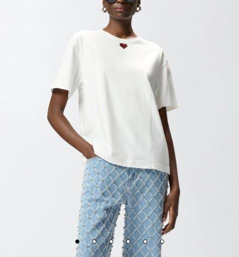 T-SHIRT CON RICAMO A CUORE 
